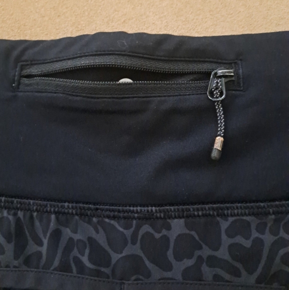 Lululemon Run Speed  2way stretch  Cheetah print Shorts Sz8 EUC - Picture 5 of 6